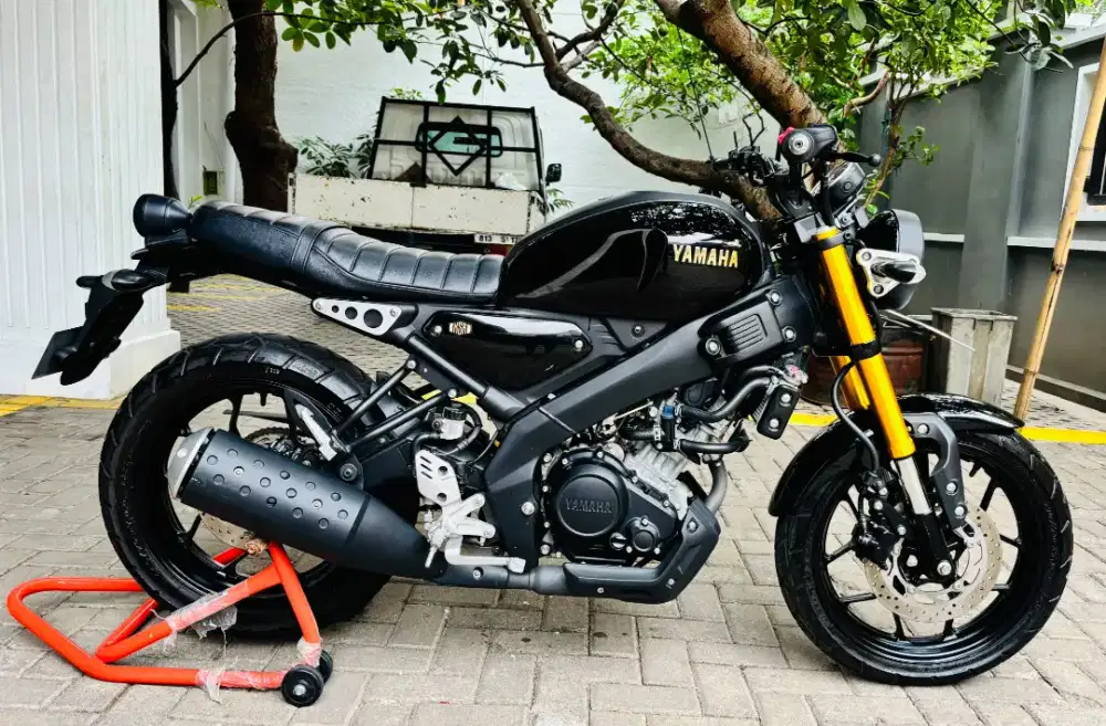 Yamaha xsr 155 2023 km 430 perak