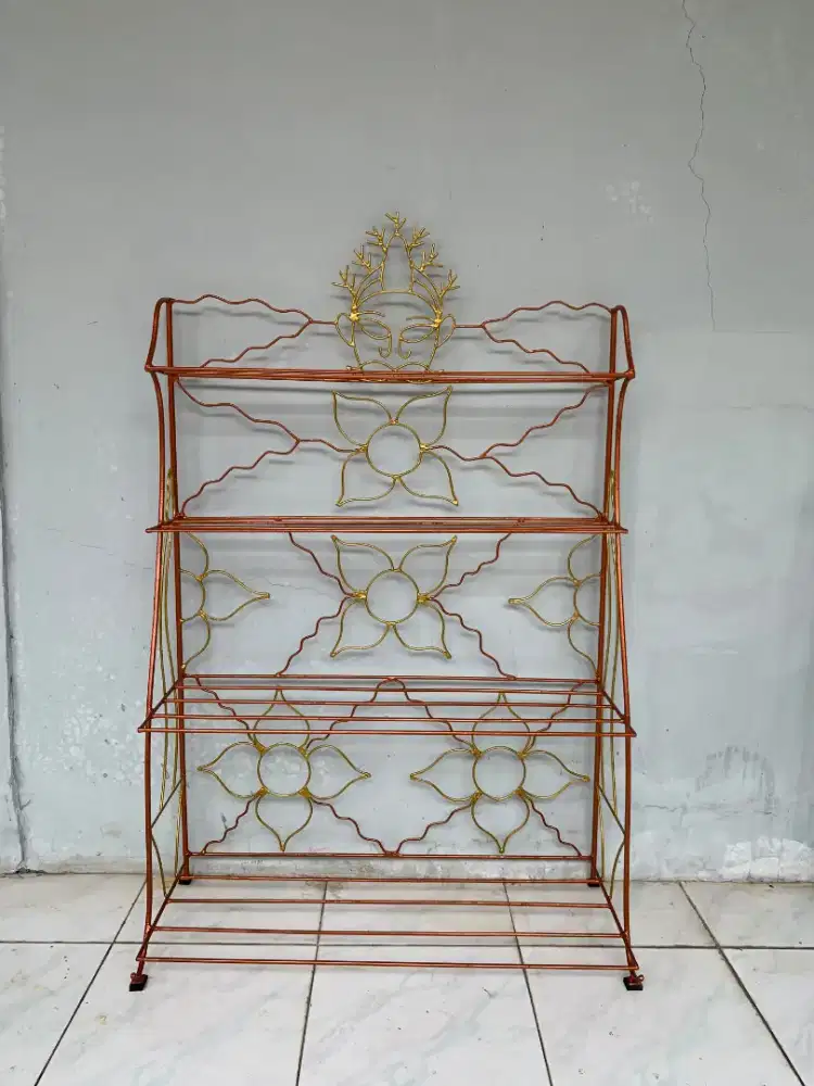 Rak Barang Dekoratif Motif Betawi'