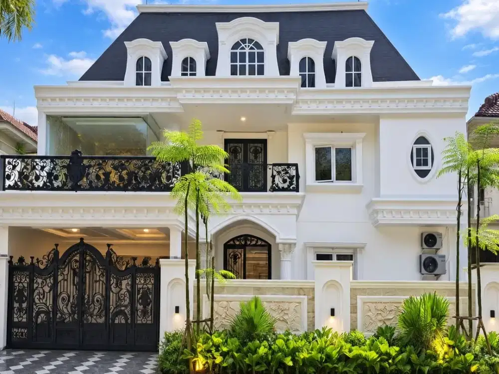 Rumah American classic brand new mewah ada swim pool lokasi strategis di jaksel  18211 CW,IW