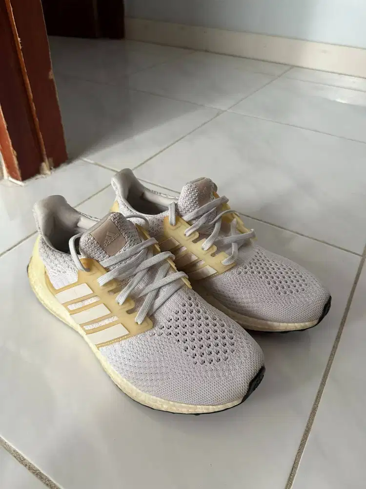 Ultraboost White Men - Ukuran 41.5