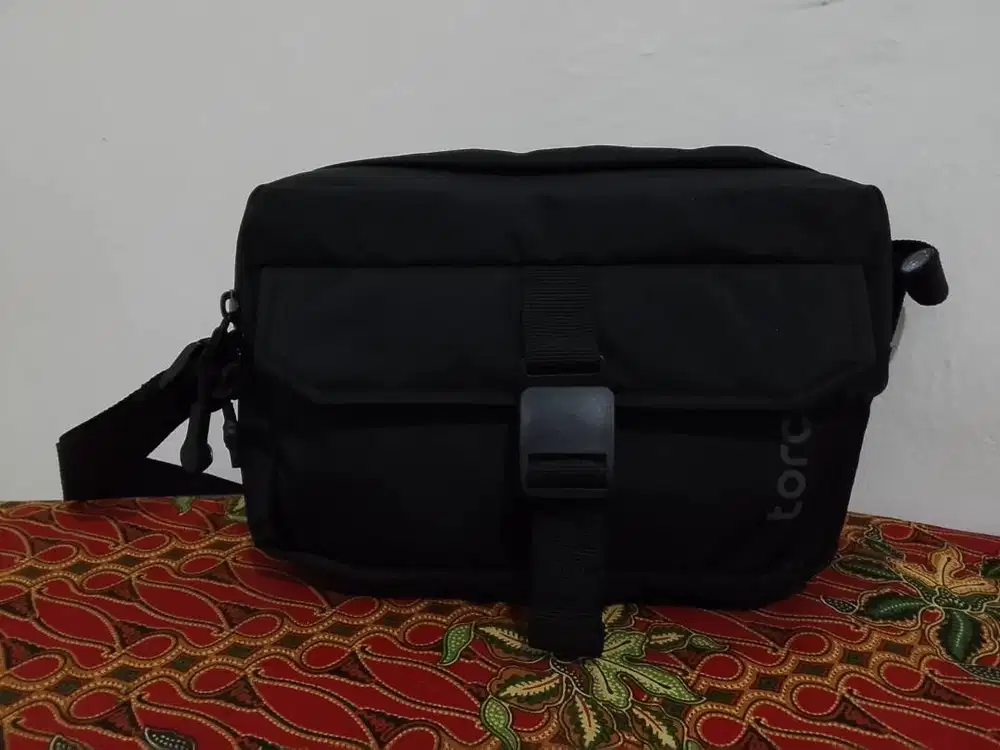 Tas Selempang Torch