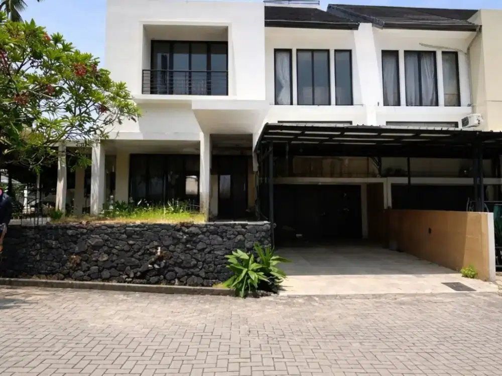 HOT SALE Rumah cantik modern siap huni lokasi strategis di jaksel 18148 DM