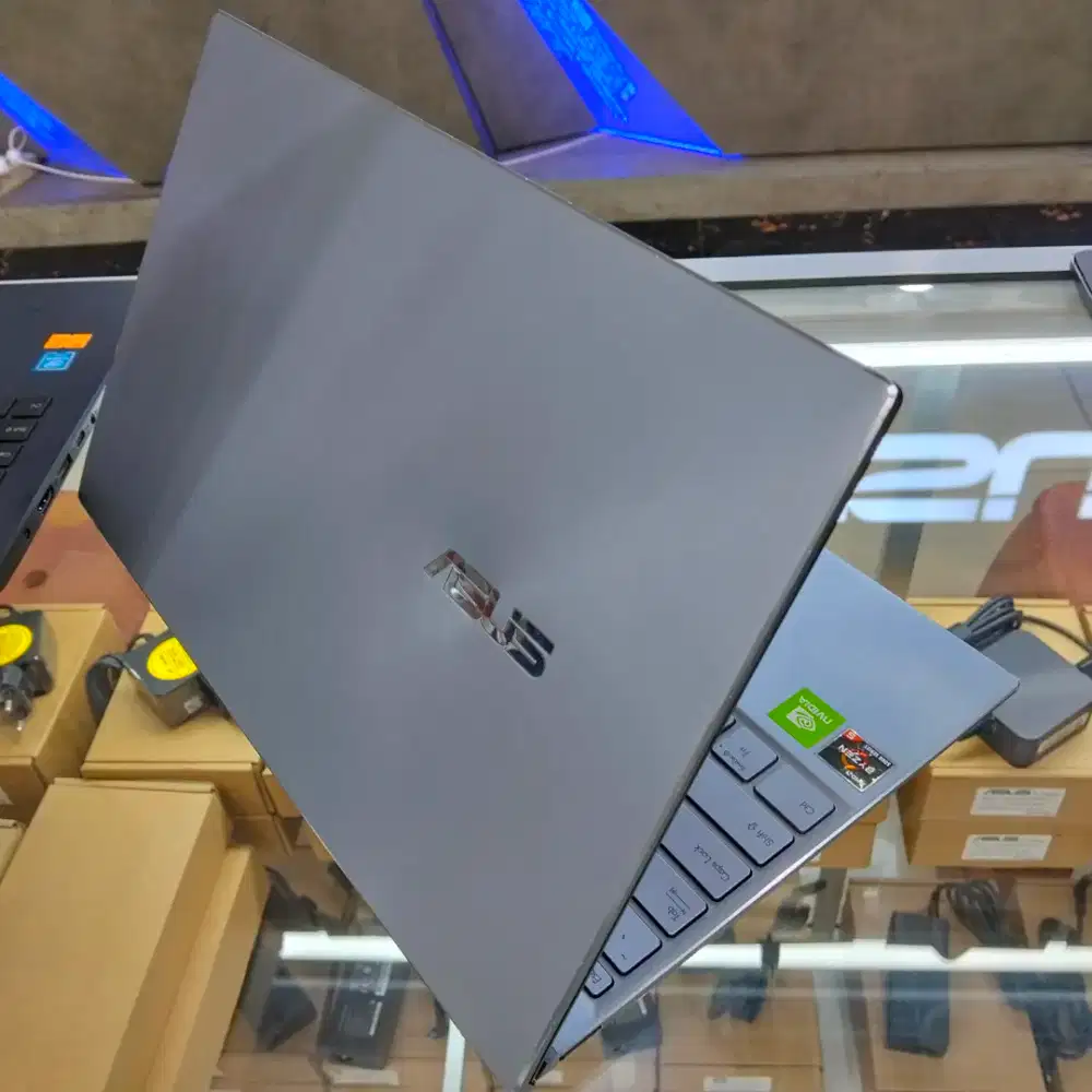 ASUS Zenbook 14 AMD Ryzen 5