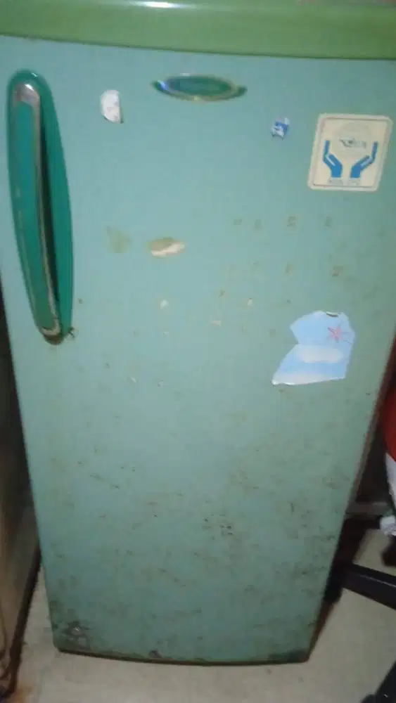 Freezer 6 tingkat merk TOSHIBA awet