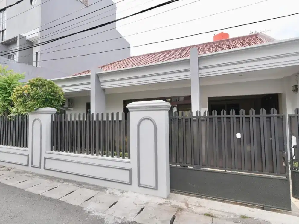 Disewakan rumah tanah luas,  asri dan siap huni, furnish, strategis @Kayu Putih, Pulo Gadung Jakarta Timur