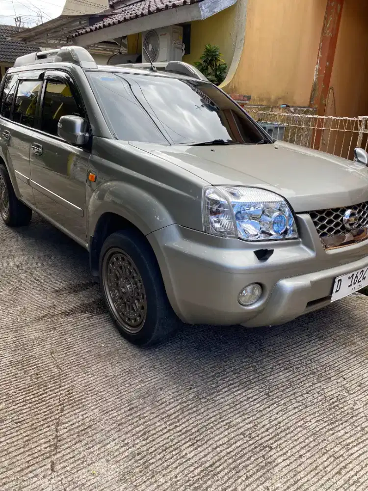 Jual cepat xtrail XT 2.5 thn 2005 , istimewa