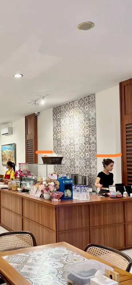 Counter Bar + Backdrop Kolom Cafe Resto Borongan Surabaya