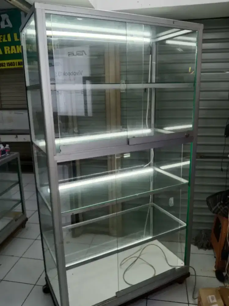 Jual etalase baru pake 1 tahun