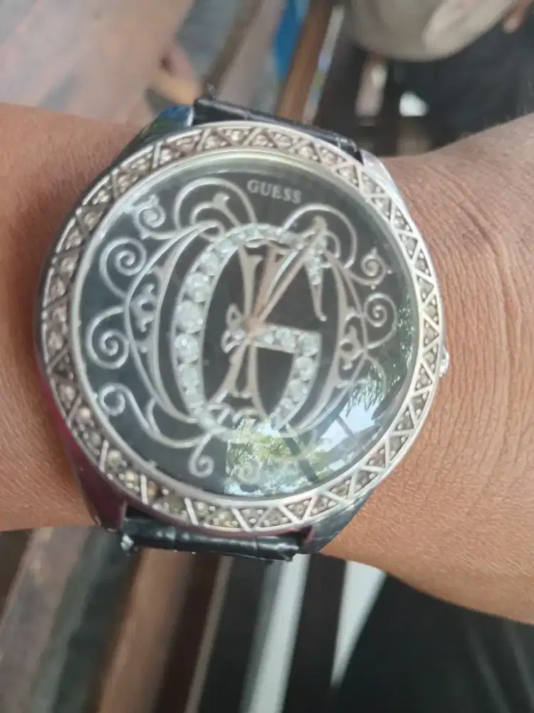 Jam tangan Ques