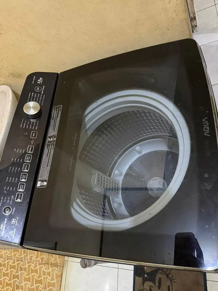 Mesin cuci Aqua 12kg inverter top loading second