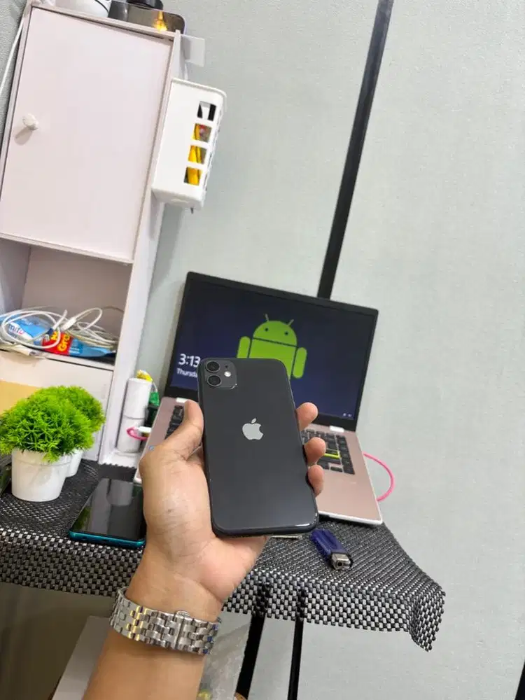 iPhone 11 64Gb Alloperator likenew