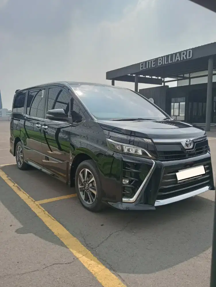 Toyota Voxy 2.0 Sunroof AT Hitam NIK 2020/2021