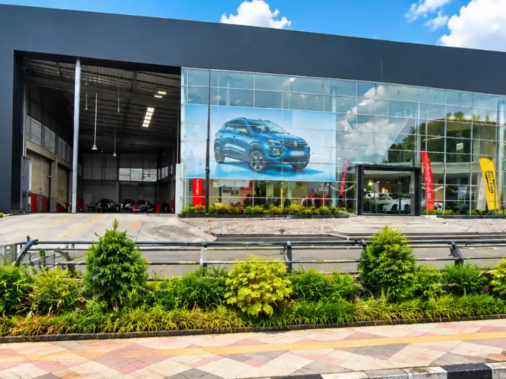 GEDUNG BANGUNAN SHOWROOM AUTOMOTIVE PREMIUM DI LOKASI SANGAT STRATEGIS
