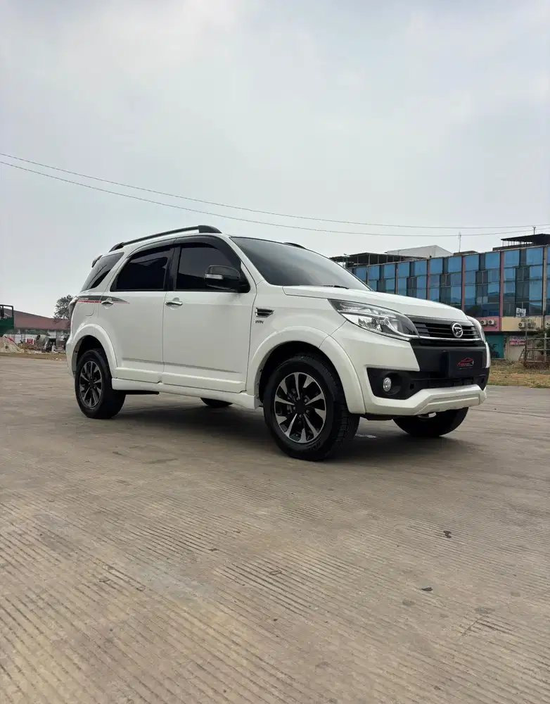 Daihatsu Terios 1.5 R Custom 2017 Manual ( Putih Metalik )