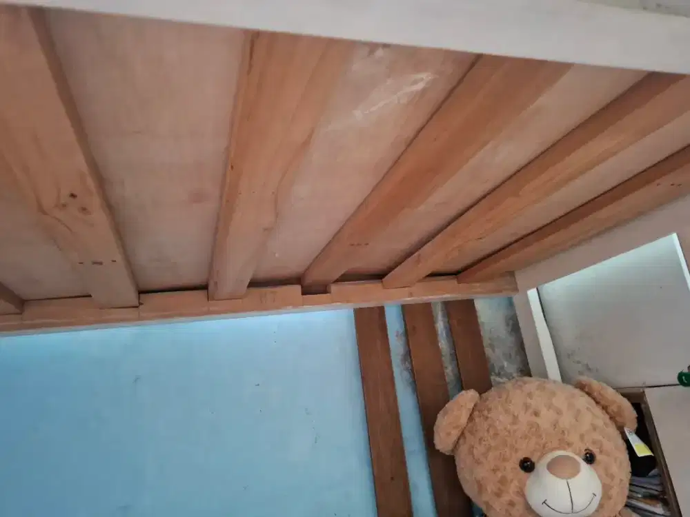 Tempat tidur anak 2 tingkat