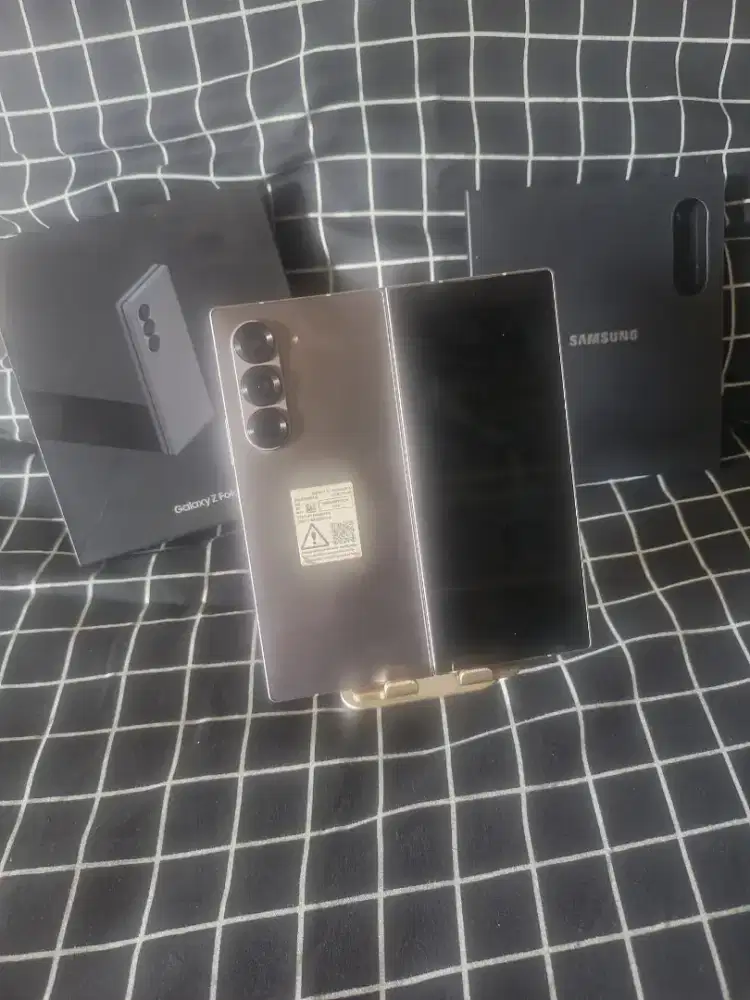 SAMSUNG GALAXY Z FOLD6 12/512GB SILVER SEIN MINUS LCD BERCAK TC AMAN
