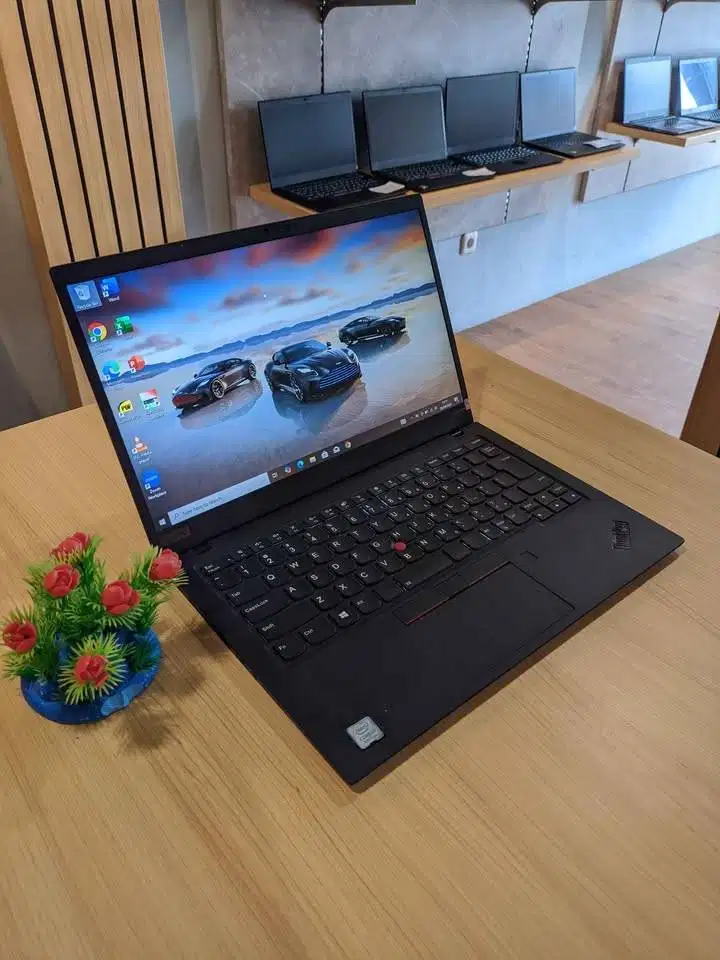 Laptop Lenovo X1 carbon Core i5 Gen 8 ram 16GB SSD 256GB