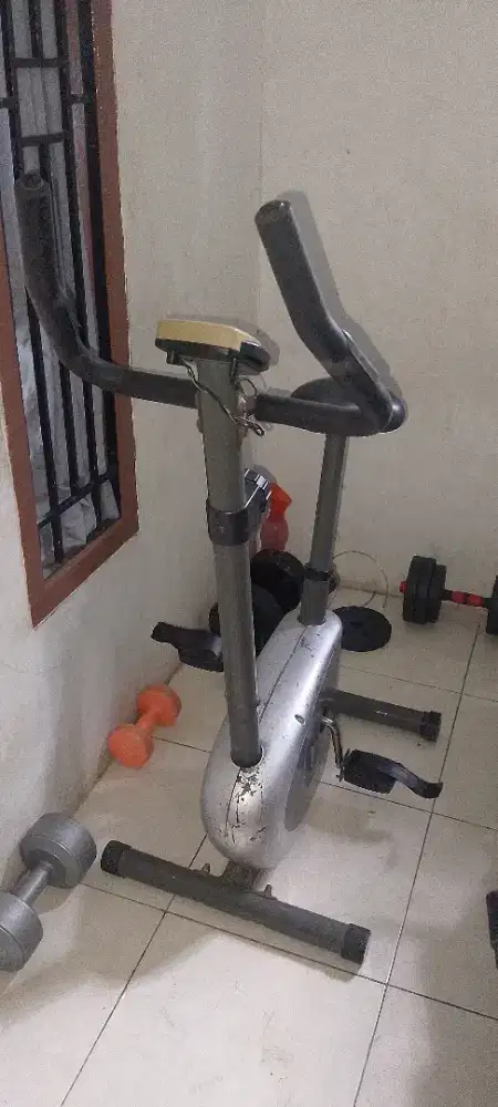 Sepeda Statis Merk Body Sculpture Tension Magnet