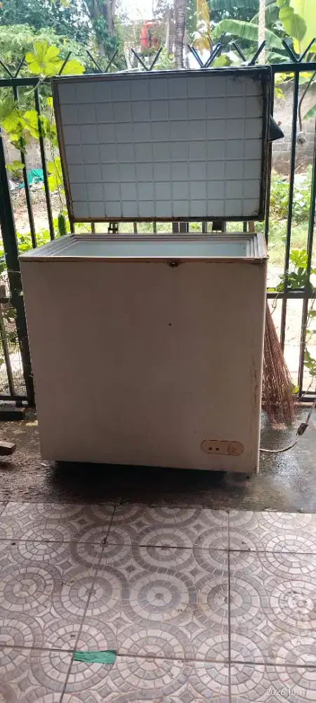 jual freezer sharp 100 liter hidup normal murah