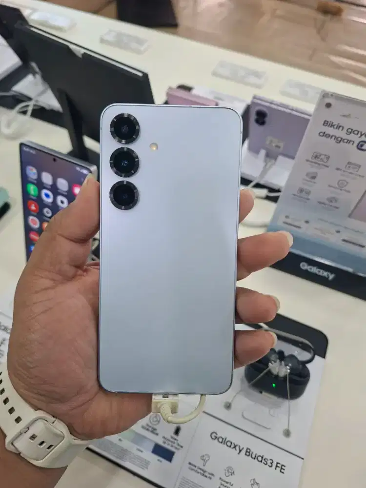 Samsung Galaxy S25 Basic 12/256 garansi resmi sein