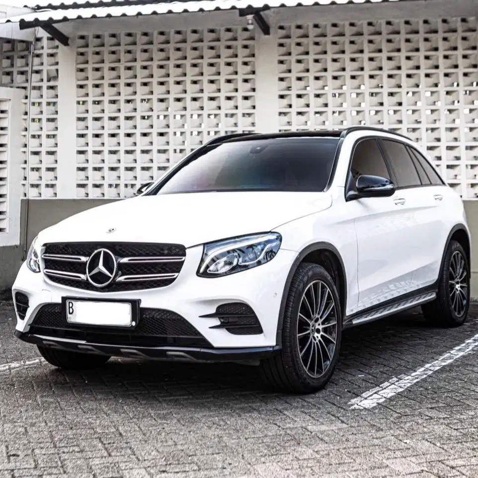 (CASH) Mercedes Benz GLC200 AMG Night Edition 2019