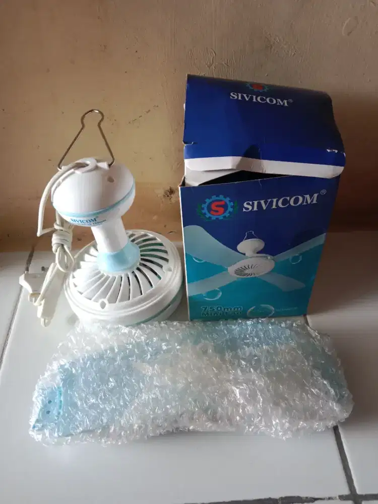 Di jual kipas angin mini fan merek sivicom 750 mm.
