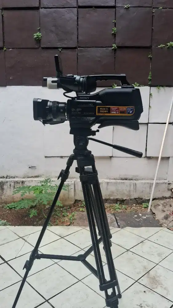 Kamera Camcorder Pro Sony HXR-MC2500 (Set Lengkap)