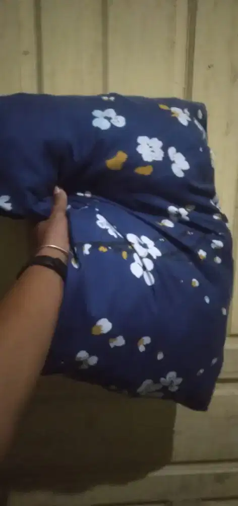 Akankah ini di jual laku bantal  wa dan hp aja murah meriah berkualits