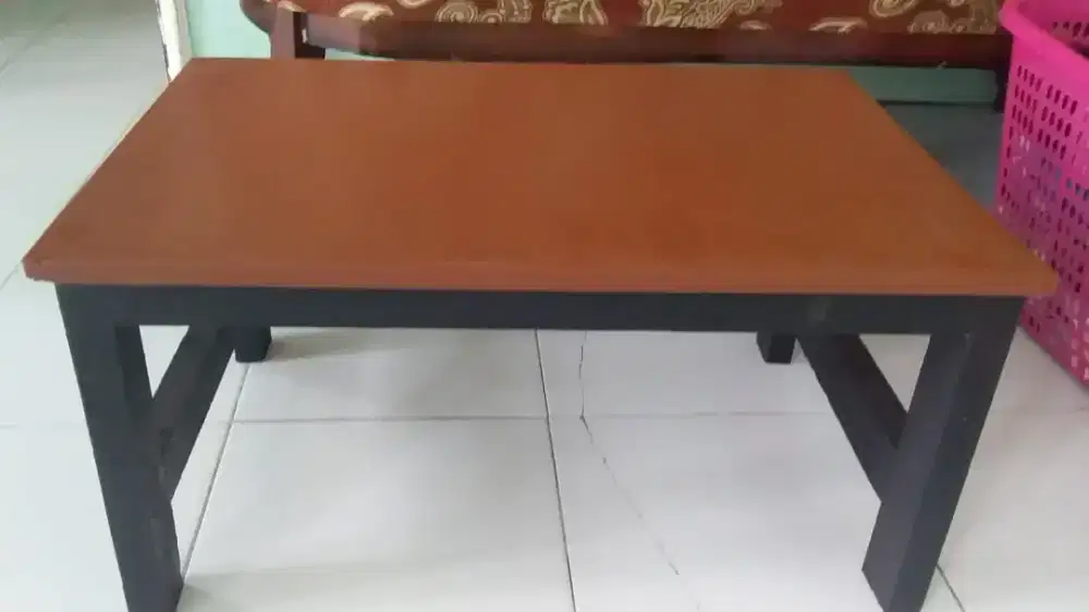 Meja laptop bahan plywood