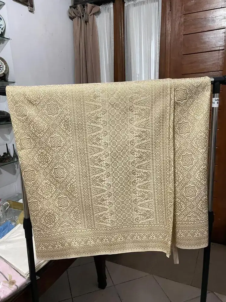 Songket Palembang Baru + Songket (Koleksi Pribadi)