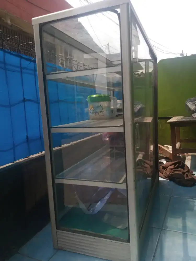 Menjual Etalase 1 meter