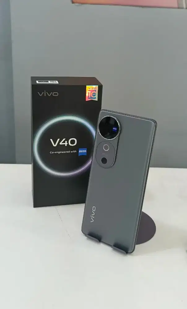 Vivo V 40 5G  12/256, fulset ,no minus,belum bongkar,like new,,,NFC