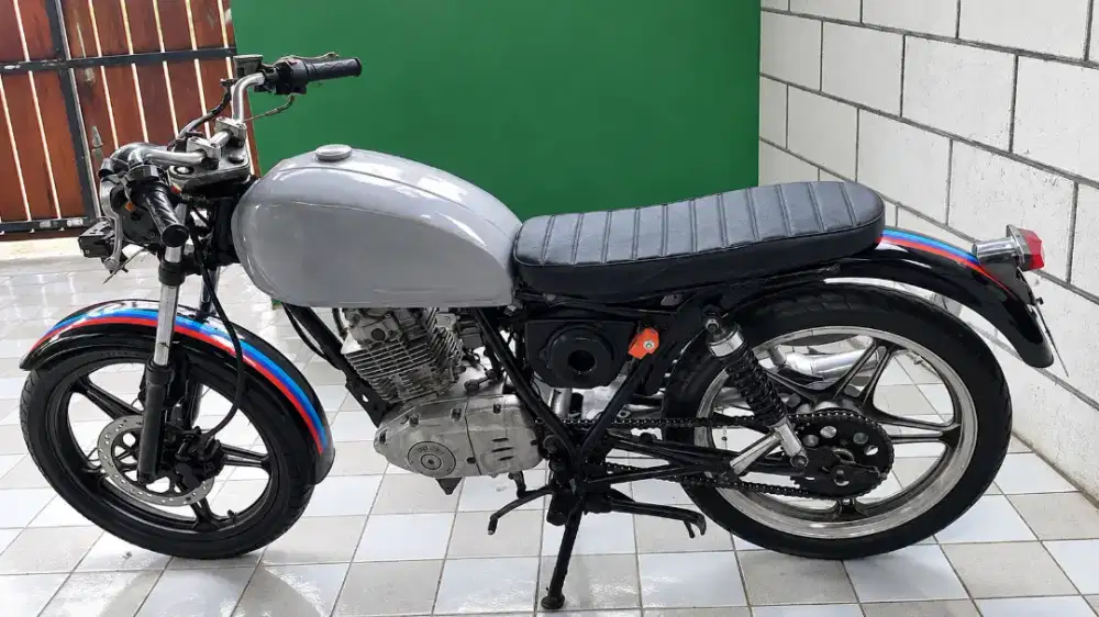 Motor Custom Suzuki T125cc SS LENGKAP