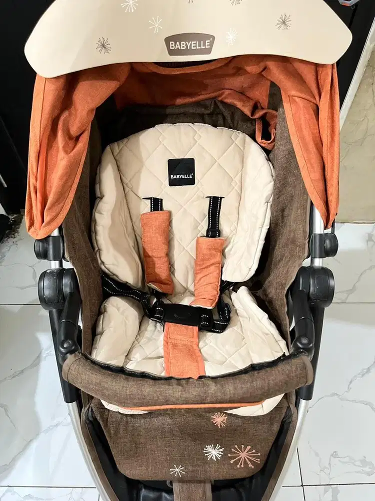 Dijual stroller merk babyelle
