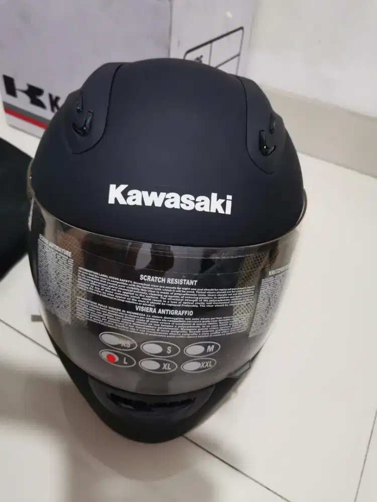 Helm kawasaki size L