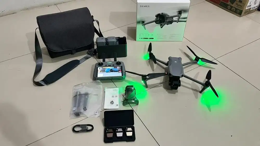 DJI AIR 3S DIJUAL! MULUS, PEMAKAIAN MINIM, SIAP TERBANG!