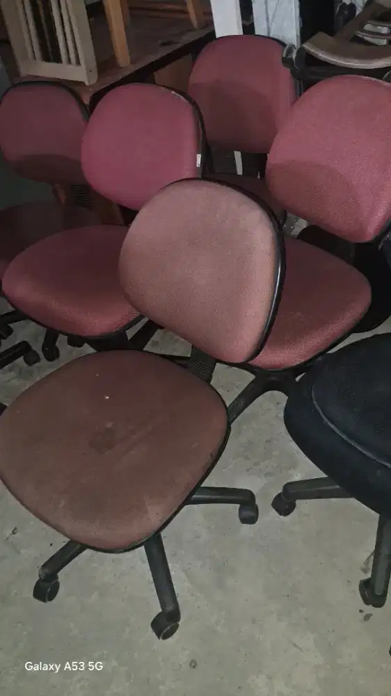 Kursi kantor seken