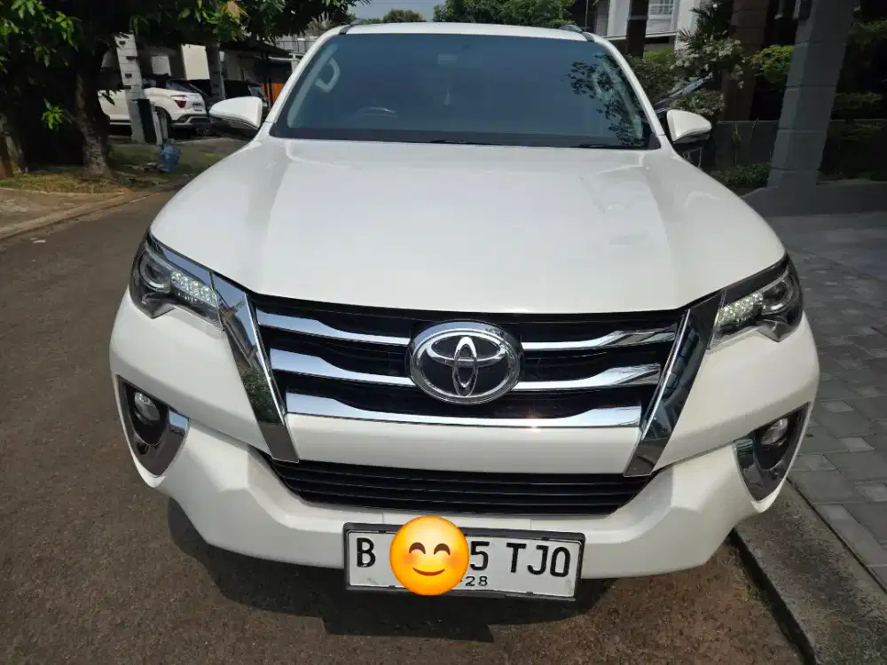 Toyota Fortuner VRZ 4x2 AT NIK 2017 Pemakaian 2018