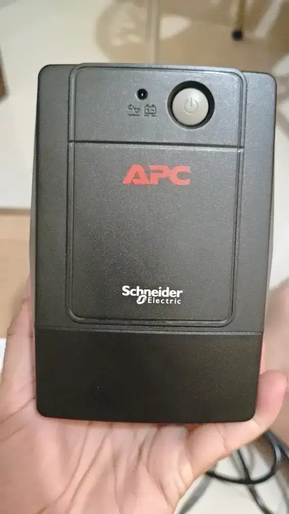 UPS APC Easy UPS BVG700I-GR 700VA Mulus Baterai Masih Bagus