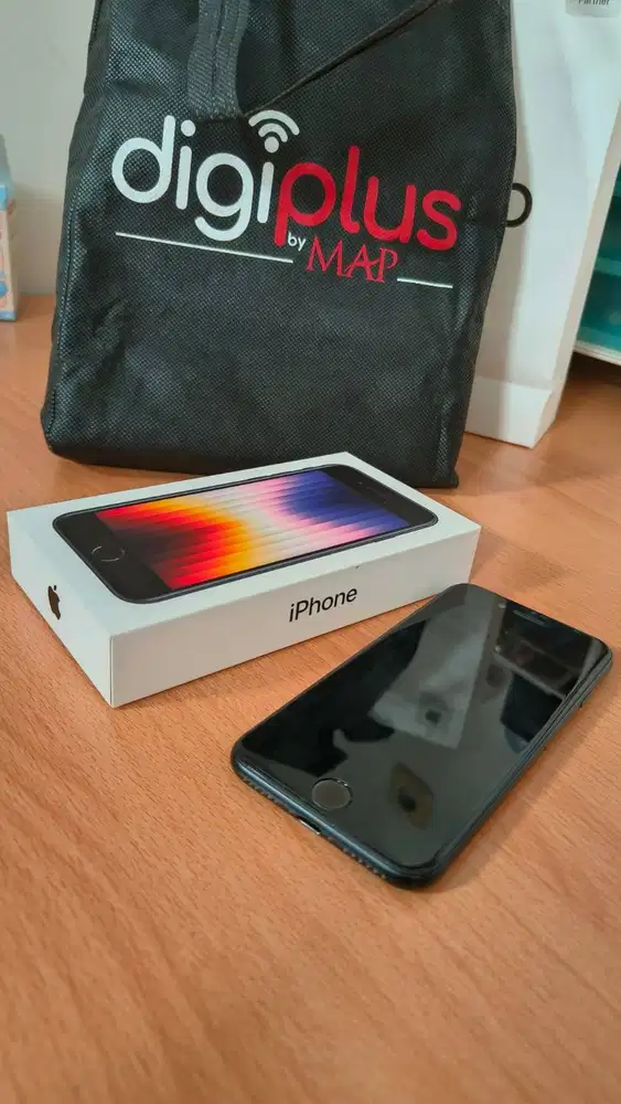 iPhone SE 2022 (3rd Gen) 128GB Midnight Mulus + Full Set + Byk Bonus