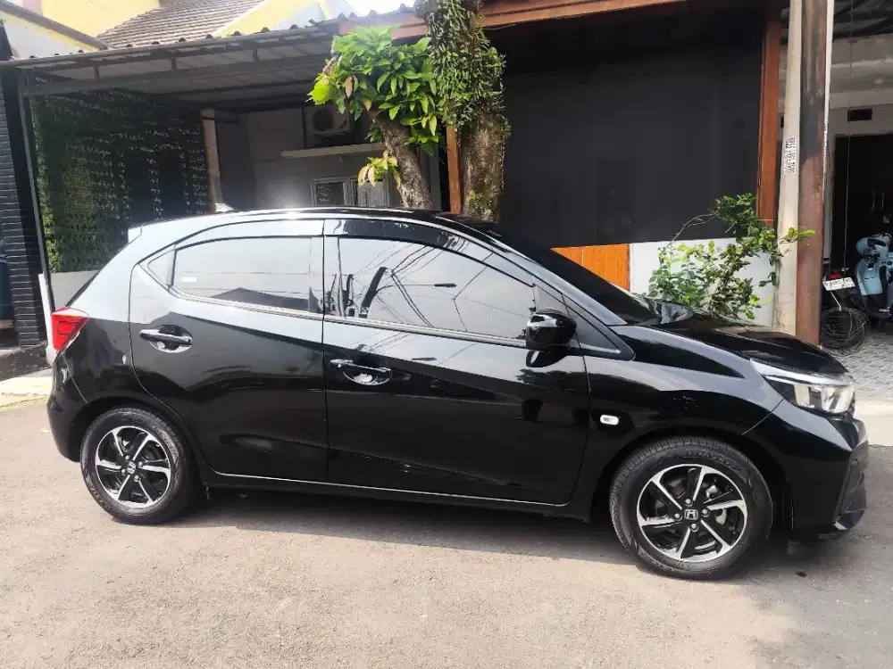 Brio New E CVT 2024 bulan 12 Black