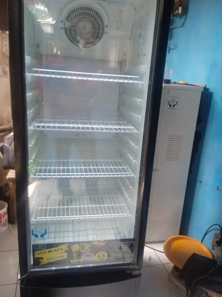 Di jual Showcase merk RSA 4 rak susun Normal Dingin SIAP PAKAI