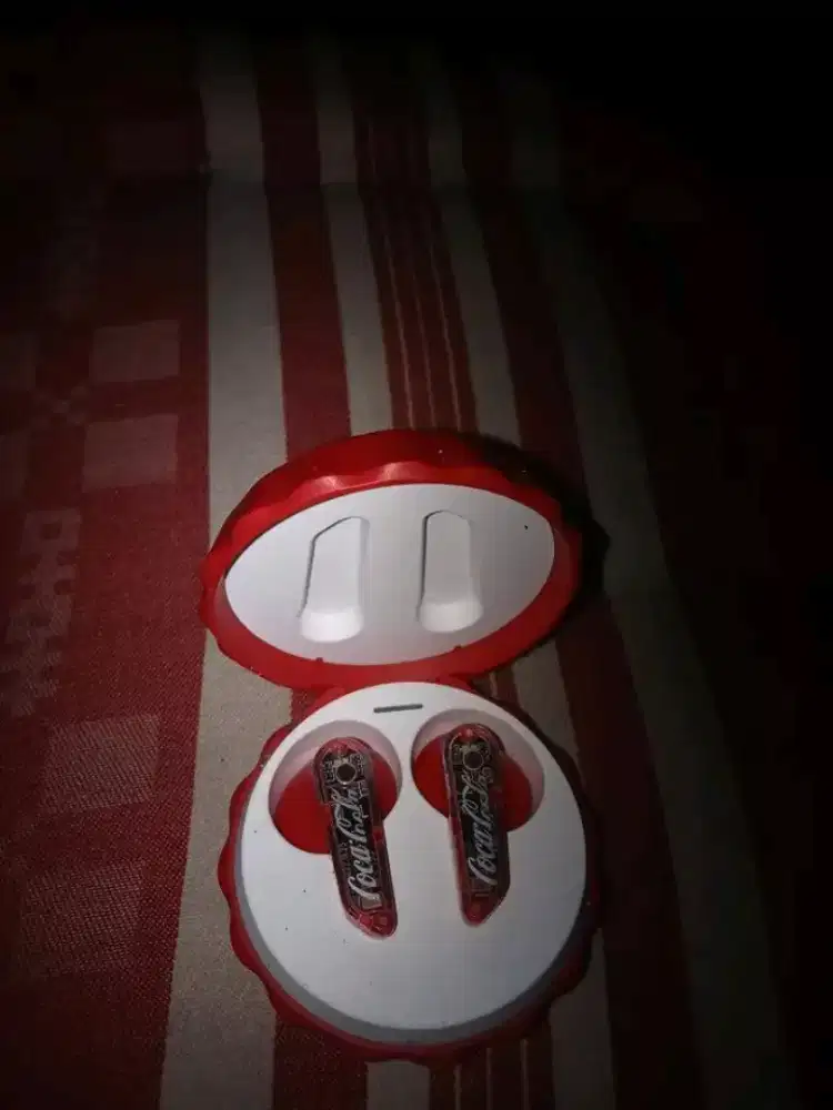 Headset bluetooth kondisi bagus