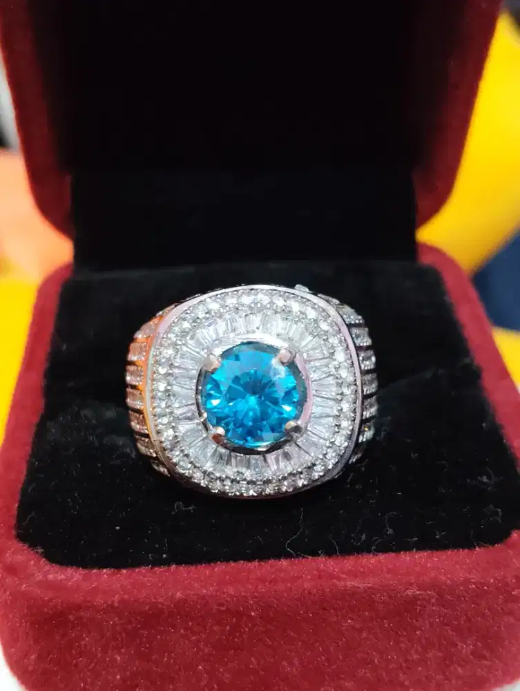 Natural Blue moissonite cakep