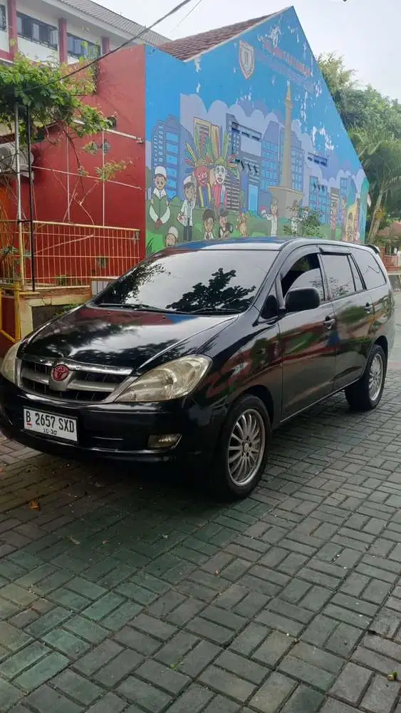 Toyota Kijang Innova 2005 Bensin