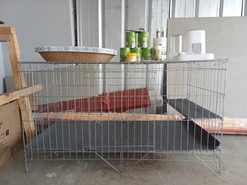 Jual Cepat Kandang Kucing+Perlengkapan (Nego Tipis)