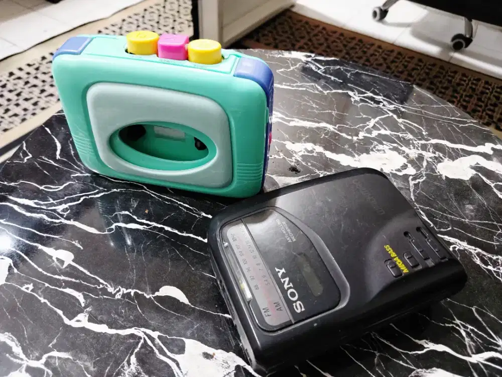 Walkman Sony Pemutar Kaset vita dan radio