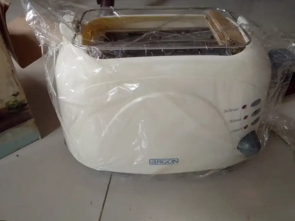 Pemanggang roti (toaster) belum pernah dipakai