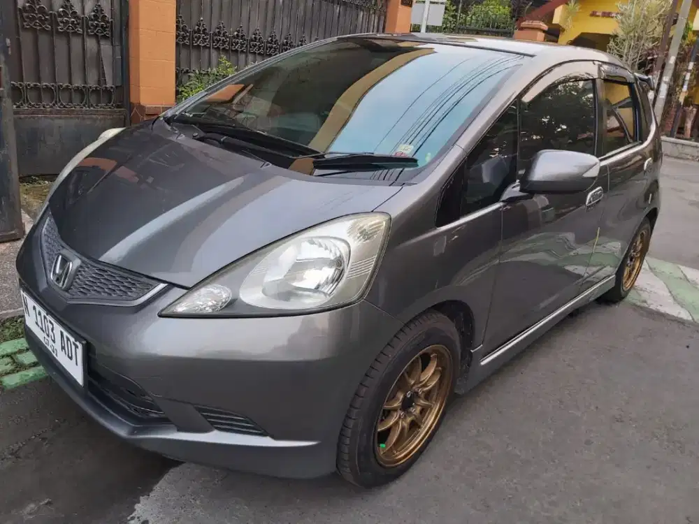DIJUAL MOBIL HONDA JAZZ