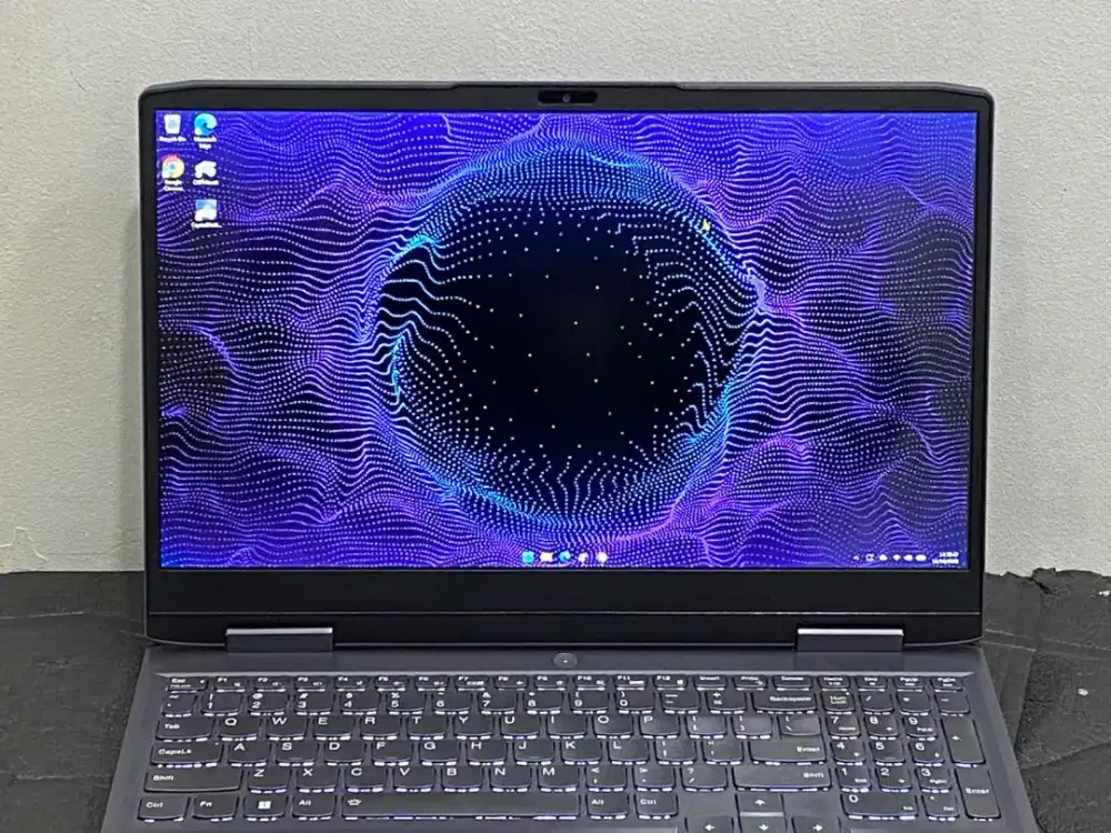 Laptop  Lenovo LOQ 15IRH8 Prosesor Intel Core i5-12450H/Ram 16GBssd512